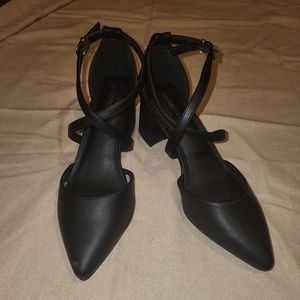 Maurices Black Lucy Criss Cross Strap Heel size 8